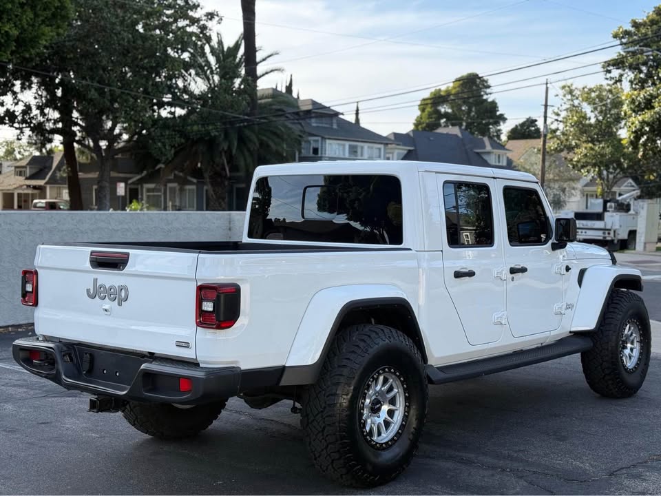 2022 Jeep Gladiator Overland in Paramount, CA (photo 4) — photo 4