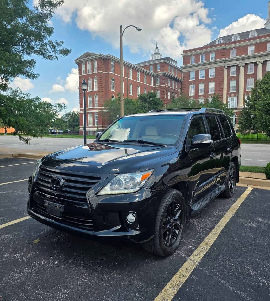 2013 Lexus LX · LX 570 Sport Utility 4D in St Louis, MO (photo 6) — photo 6