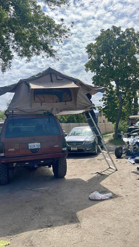 Smittybilt Overlander XL Rooftop Tent - Sleeps 3-4,Polycotton Roof Rack Mounting, Manual Bag Awning