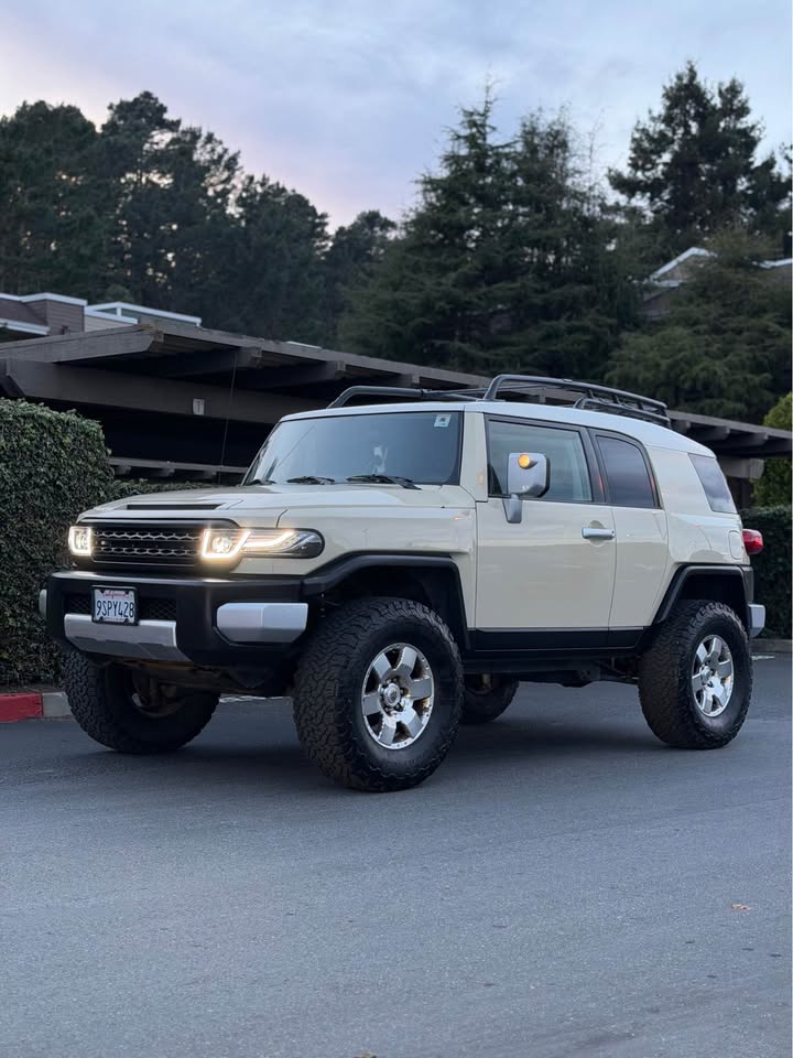 2008 Toyota FJ Cruiser · Sport Utility 2D in South San Francisco, CA (photo 2) — photo 2