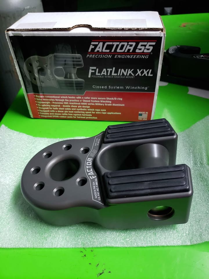 Factor 55 FlatLink XXL Winch Shackle Mount Assembly Anodized Gray in Brownsville, TX (photo 2) — photo 2