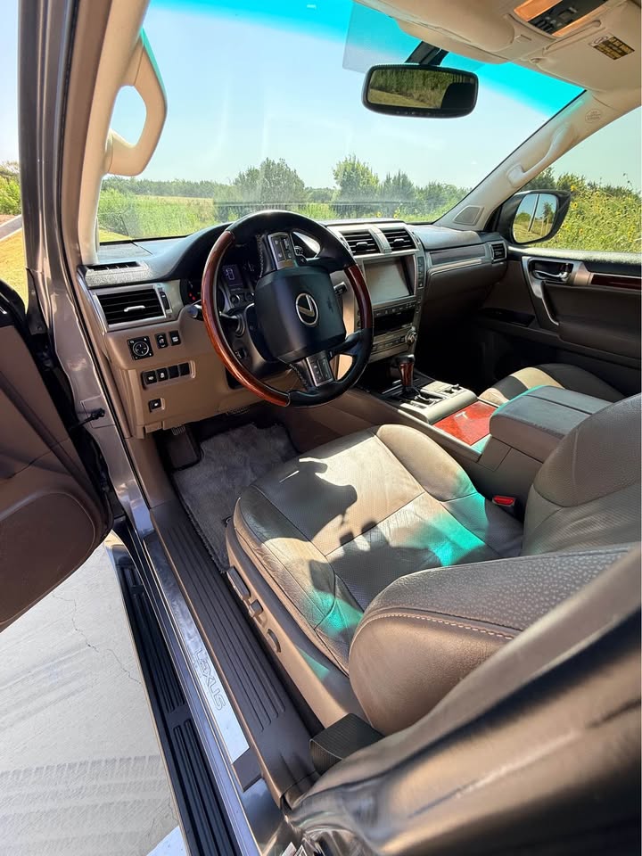 2015 Lexus GX · GX 460 Luxury Sport Utility 4D in Liberty Hill, TX (photo 11) — photo 11