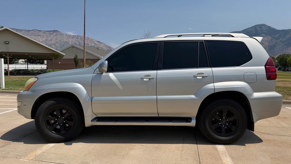 2003 Lexus GX · GX 470 Sport Utility 4D (photo 3) — photo 3