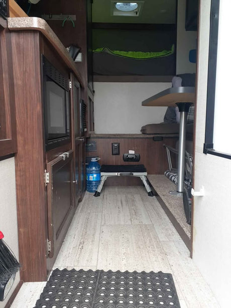 2020 palomino backpack edition slide in truck camper in Brighton, ON (photo 4)