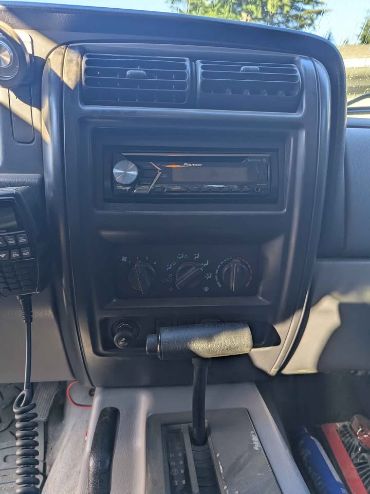 1998 Jeep Cherokee · SE Sport Utility 4D in Renton, WA (photo 11)