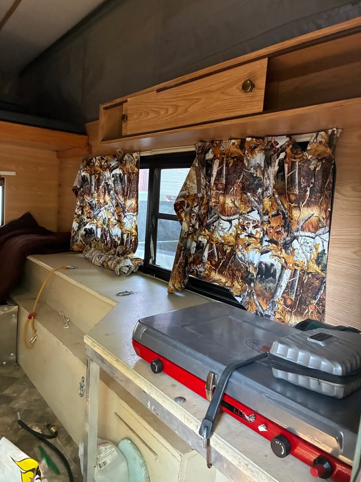 Four Wheel Pop-Up Truck Camper 2004 in Salt Lake City, UT (photo 6) — photo 6
