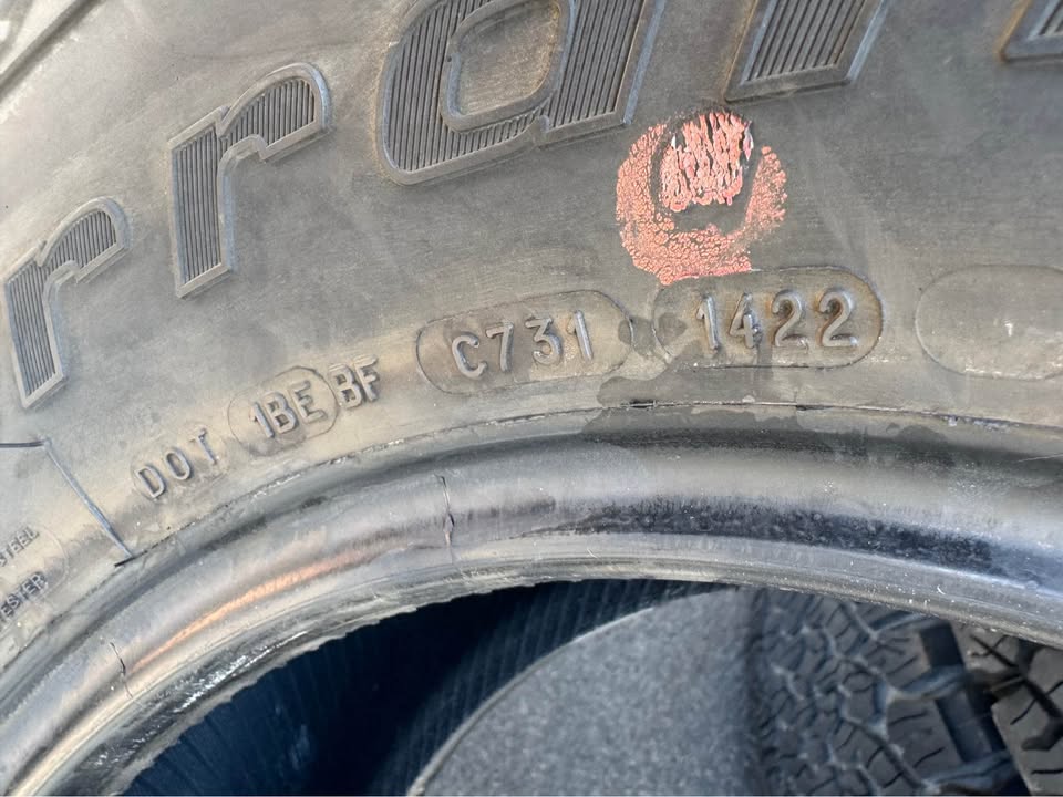 BFGoodrich All-Terrain T/A KO2 5 Tires LT 28570r17 in Phoenix, AZ (photo 2)