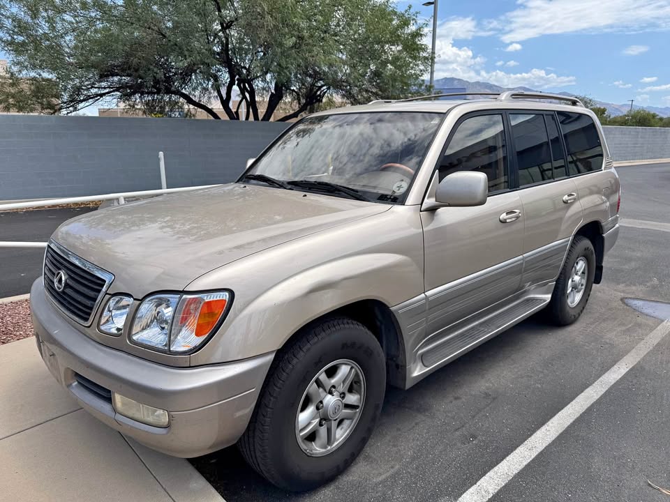 2000 Lexus LX 470 in Tucson, AZ (photo 1) — photo 1