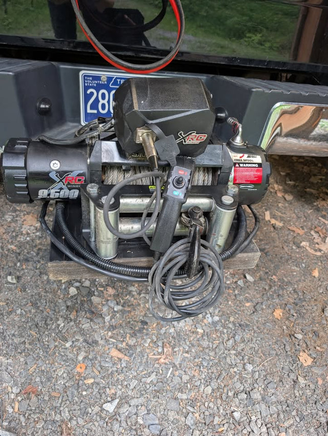 Smittybilt 9,500 lb XRC Winch with Rear Receiver Hitch and Skid Plate. 16' long battery cables — photo 2