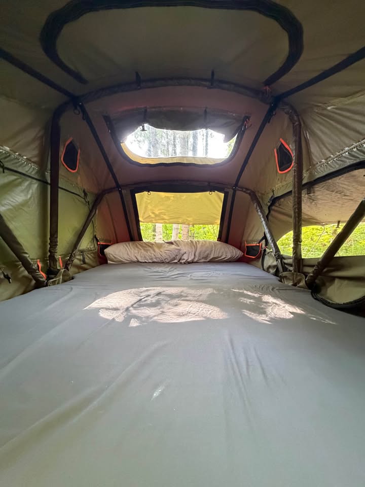 Roam Vagabond Rooftop Tent (photo 2) — photo 2