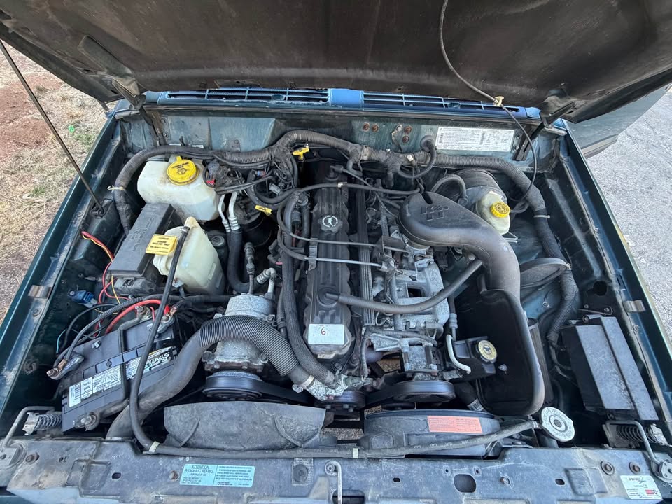 1996 Jeep Cherokee · Sport 4D in Penn Valley, CA (photo 8) — photo 8