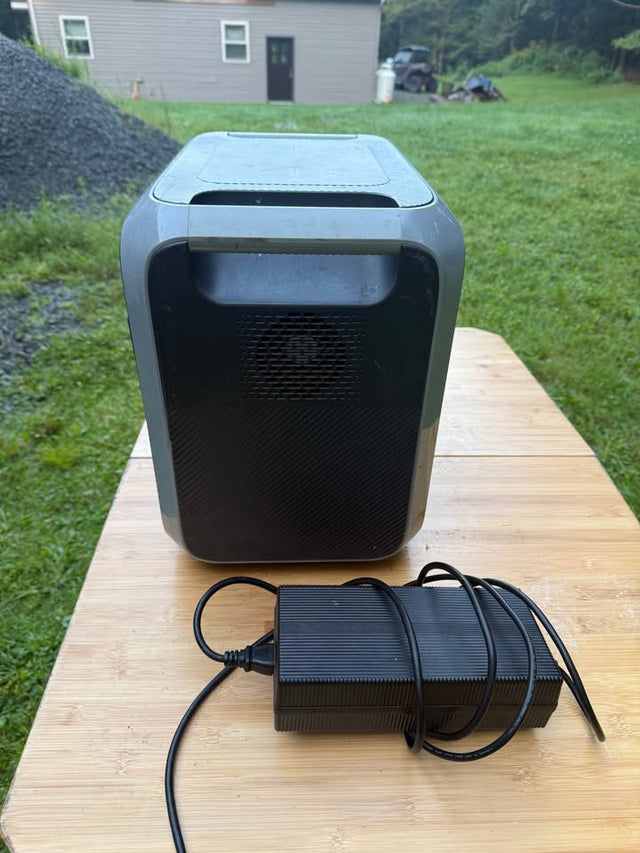 Bluetti AC200 2000 W Portable Power Station — photo 2