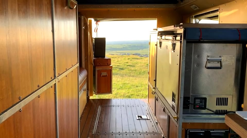 1977 Land Rover 101 military Chassis RV $109,000 RV in Austin, TX (photo 7) — photo 7