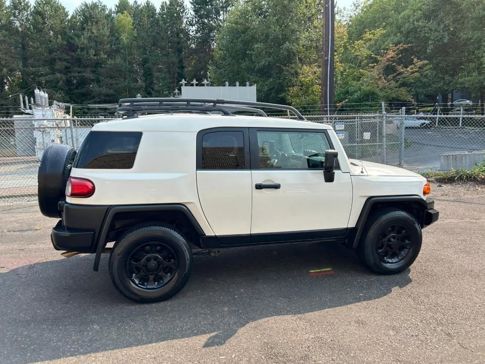 2012 Toyota FJ Cruiser AT (photo 4) — photo 4