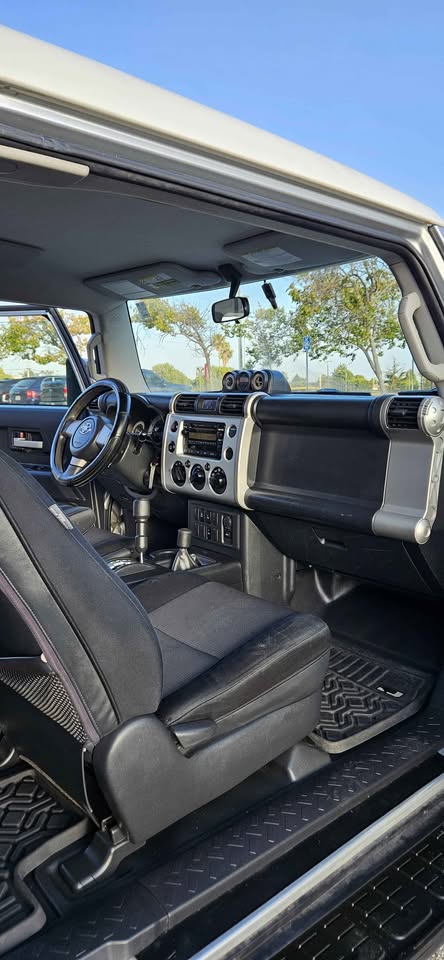 2008 Toyota FJ Cruiser · Sport Utility 2D in El Monte, CA (photo 10) — photo 10