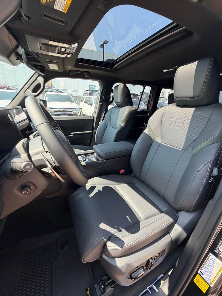 2026 Lexus GX · 550 Overtrail+ in Bellevue, WA (photo 12) — photo 12