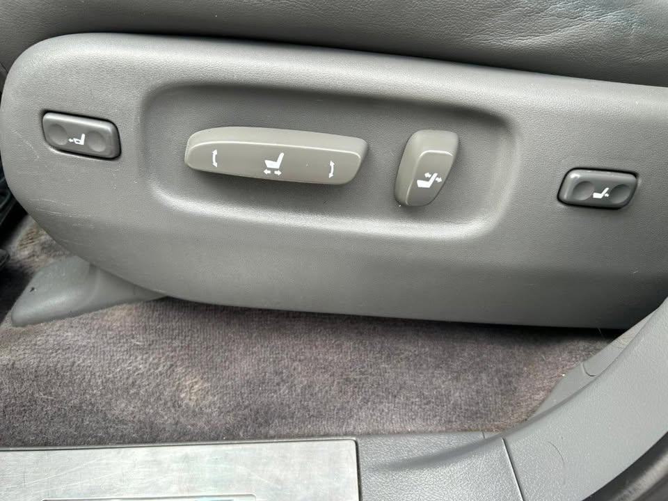 2008 Lexus LX 570 Sport Utility in Kirkland, WA (photo 11) — photo 11