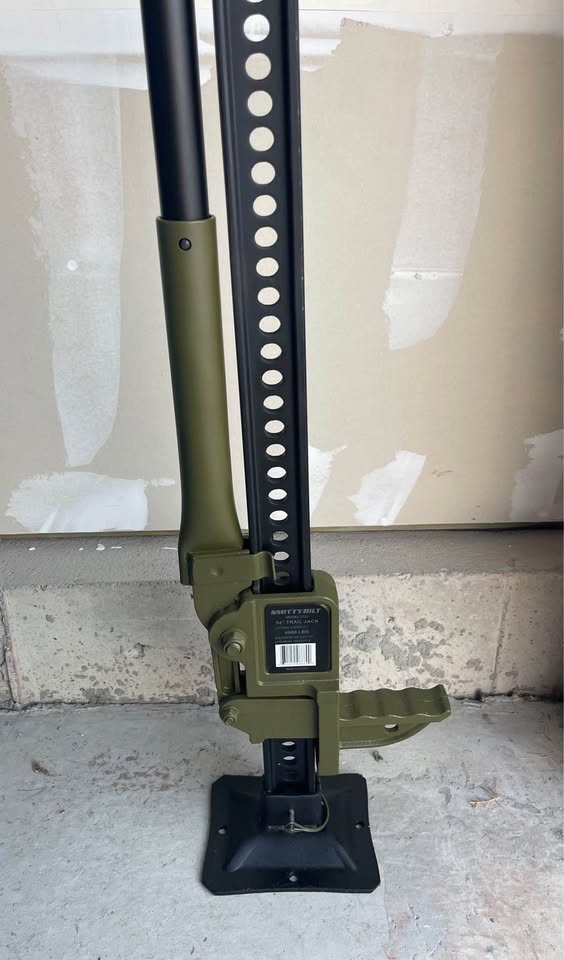 Smittybilt Model 2722 54” Trail/Hi-Lift-style Jack — photo 2