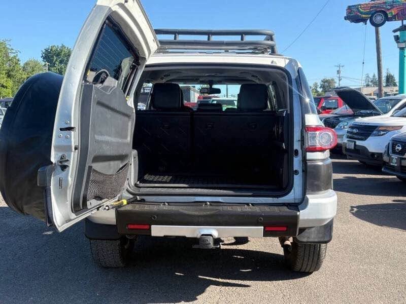 2012 Toyota FJ CRUISER in Portland, OR (photo 11)