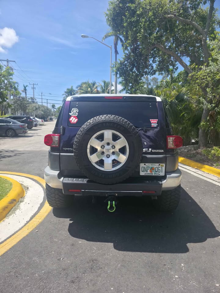 2007 Toyota FJ Cruiser · Sport Utility 2D in Miami Beach, FL (photo 9) — photo 9
