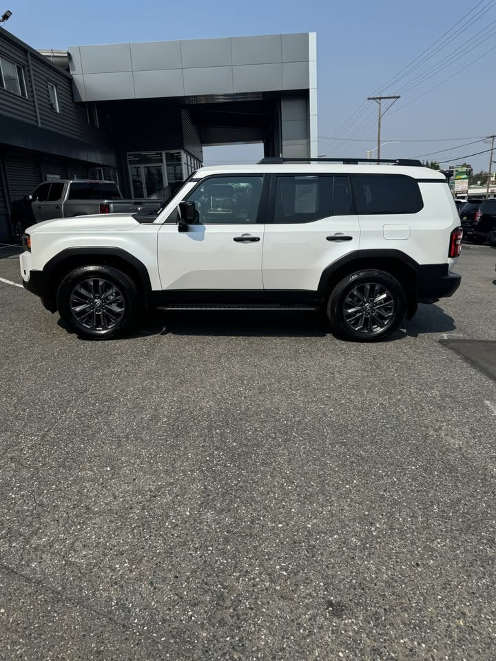 2024 Toyota Land Cruiser Base Hybrid-Please ask for Kira in Everett, WA (photo 8) — photo 8