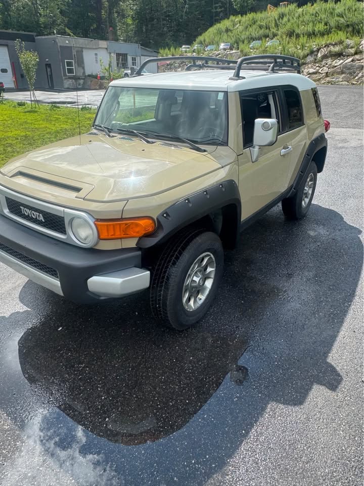 2012 Toyota FJ Cruiser · Sport Utility 2D in Torrington, CT (photo 3) — photo 3