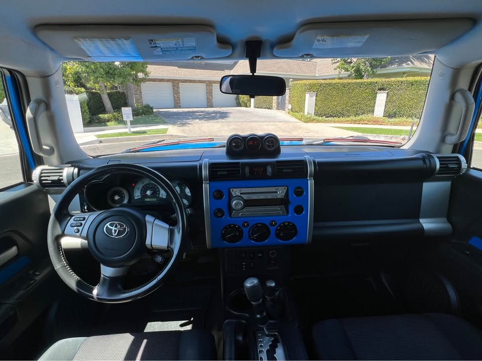 2007 Toyota FJ Cruiser · Sport Utility 2D in Valencia, CA (photo 12) — photo 12