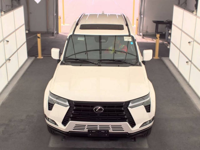2026 Lexus GX 550 — photo 2