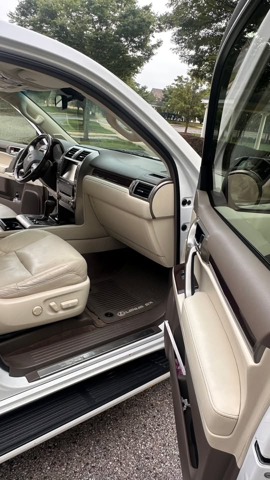 2018 Lexus GX460 in Crofton, MD (photo 11) — photo 11