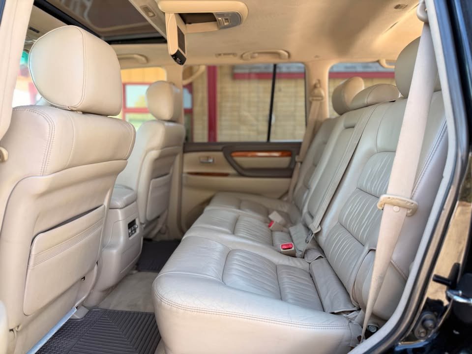 2004 Lexus LX 470 Sport Utility 4D in Boise, ID (photo 10) — photo 10