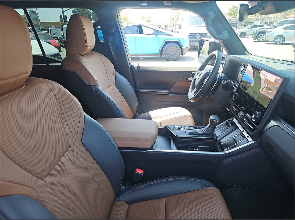 2025 Lexus GX 550 in Lindon, UT (photo 8)