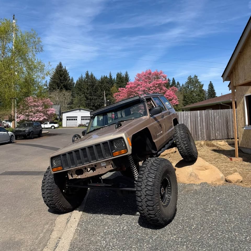 1998 Jeep Cherokee · Classic Sport Utility 4D in Portland, OR (photo 1)