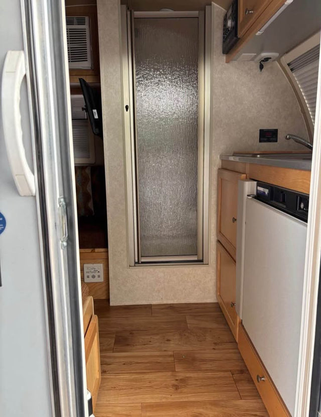 2017 NUCAMP 320 S — photo 3