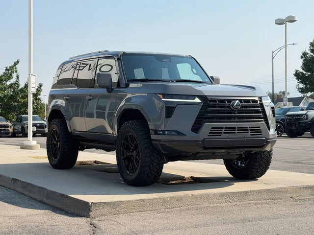 2025 Lexus GX — photo 3