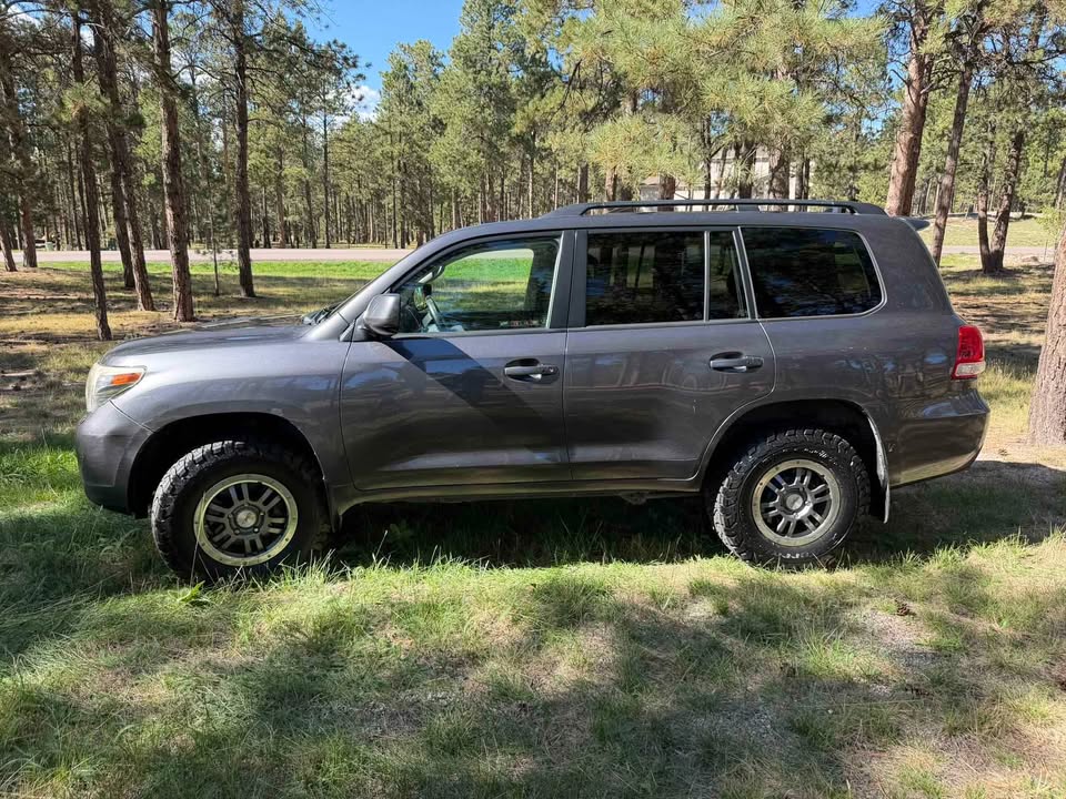 2011 Toyota Landcruiser in Monument, CO (photo 2) — photo 2