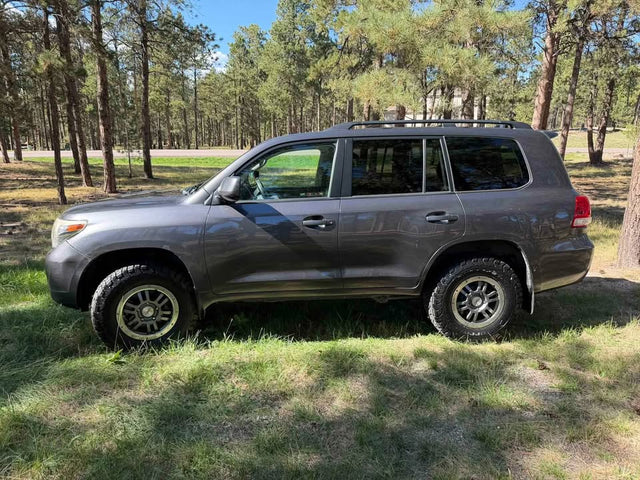 2011 Toyota Landcruiser — photo 2