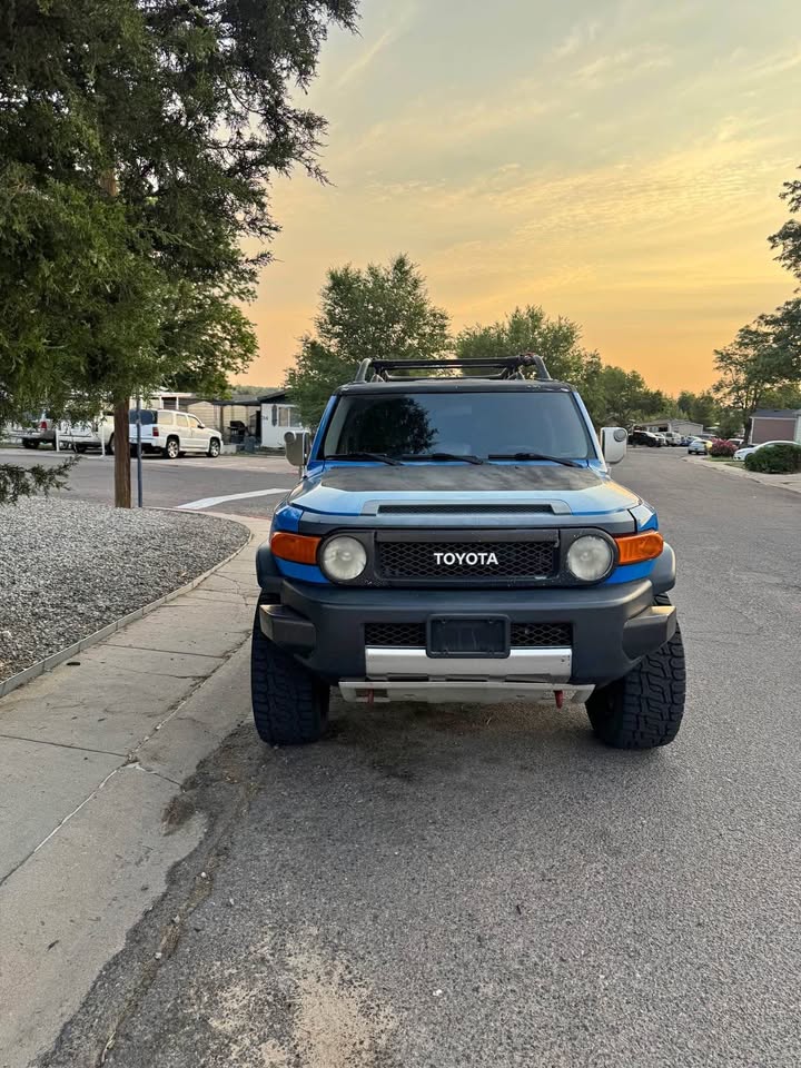 2007 Toyota FJ Cruiser · Sport Utility 2D in Denver, CO (photo 1)