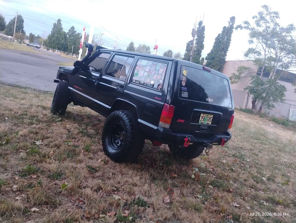 2001 Jeep Cherokee · Sport 4D in Vancouver, WA (photo 5)