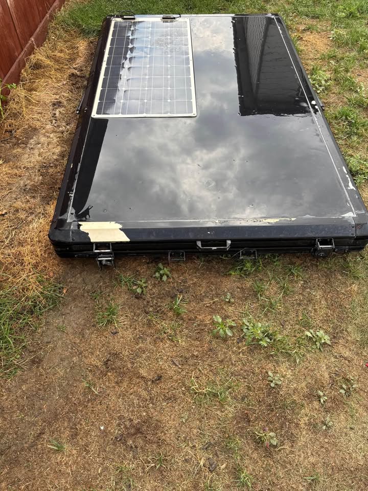 Hard shell roof top tent (photo 3) — photo 3