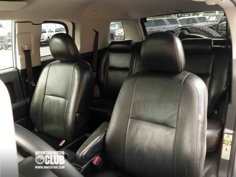 2010 Toyota FJ Cruiser (photo 9) — photo 9