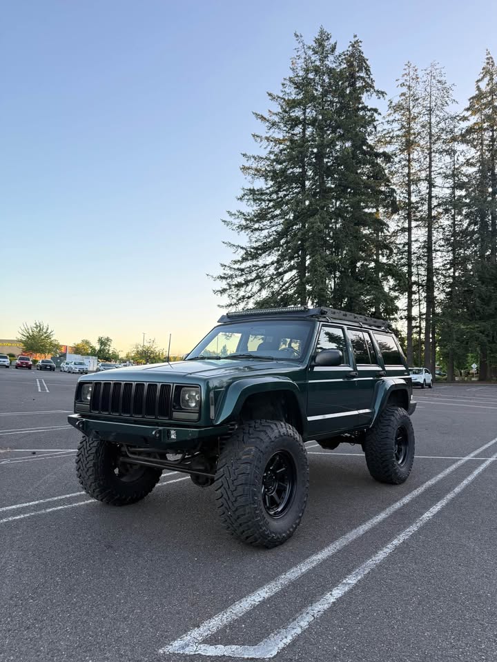 2001 Jeep Cherokee · Sport Utility 4D in Vancouver, WA (photo 3)