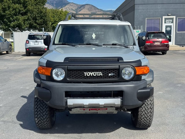 2014 Toyota FJ Cruiser — photo 2