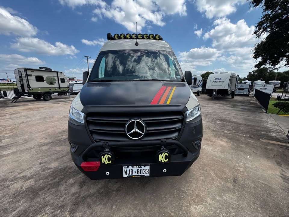 2021 Mercedes-Benz story teller overland in Georgetown, TX (photo 5) — photo 5
