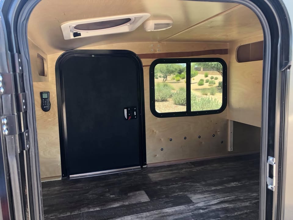 2019 Hiker Mid-Range Trailer in Heber City, UT (photo 9) — photo 9