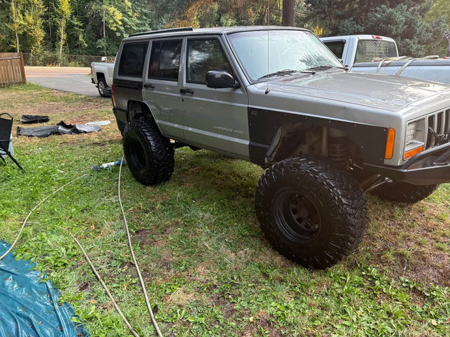 2000 Jeep Cherokee · SE Sport Utility 4D — photo 2