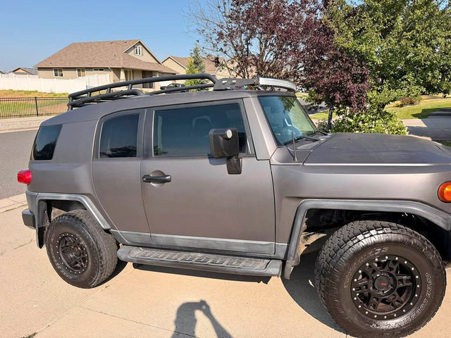 2007 Toyota FJ Cruiser 4WD – Rear Locker – Roof Rack – LED Light Bar in Spokane, WA (photo 1)