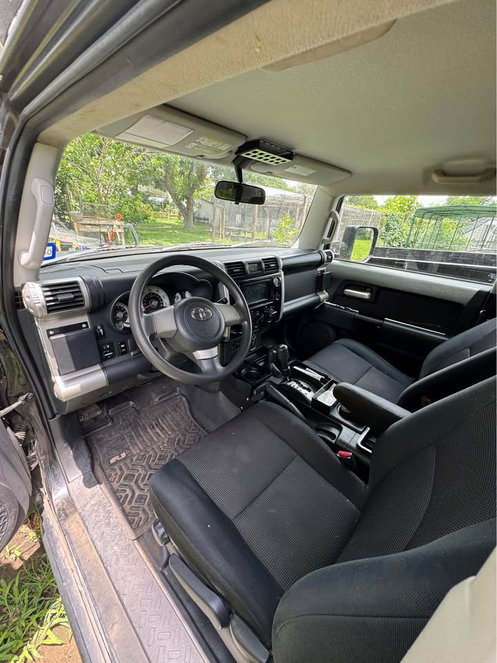 2007 Toyota FJ Cruiser · Sport Utility 2D in Austin, TX (photo 8) — photo 8