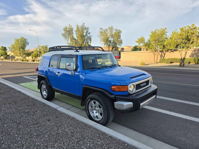 2007 Toyota FJ Cruiser · Sport Utility 2D — photo 2