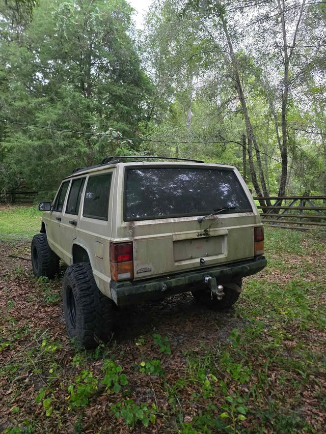 1996 Jeep Cherokee · Sport 4D — photo 2