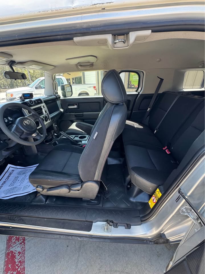 2008 Toyota FJ Cruiser · 4 door wagon/ sport utility in Austin, TX (photo 8) — photo 8